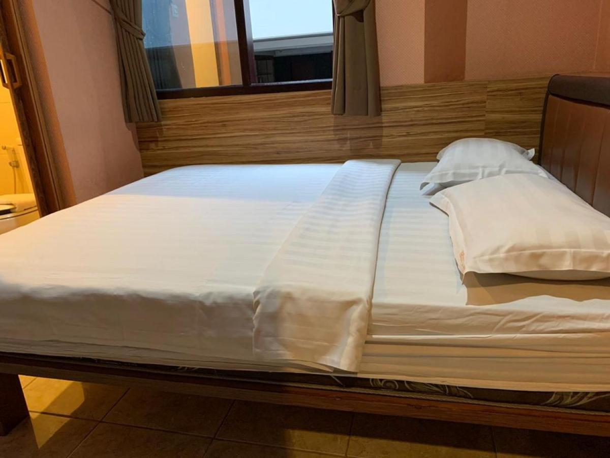호텔 루마 신타 자카르타 외부 사진